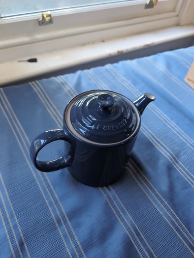 Le Creuset Tea Pot