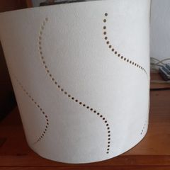 Large textured cream pendant shade .Very good condition 5 euro
