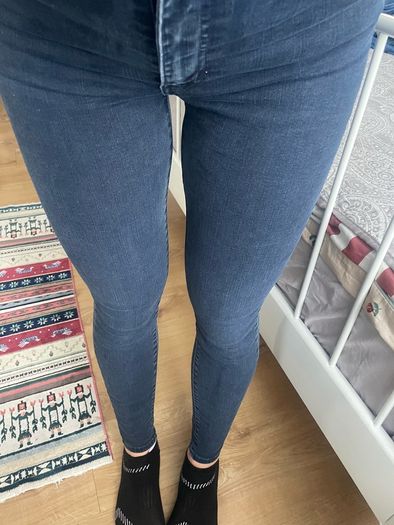Levis Mile High Super Skinny Jeans Size 27