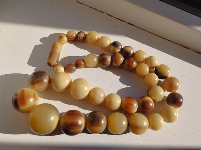 Vintage natural horn beads.