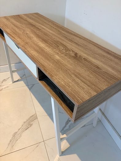 Desk / Table