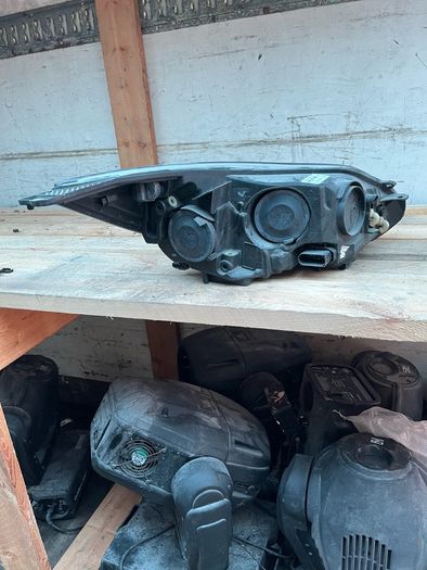 Ford focus headlight