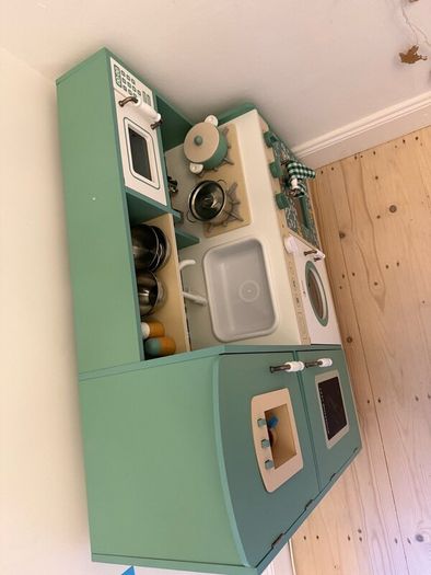 Play kitchen