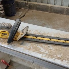 dewalt hedge