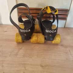 Vintage 1980s roller skates, adjustable