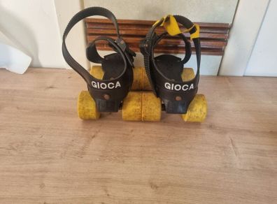 Vintage 1980s roller skates, adjustable