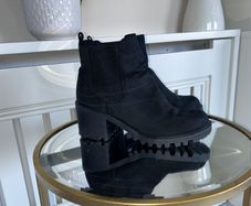 Ladies Black Block Heeled Faux Suede Ankle Boots from River Island. Size UK 6 / EU 39