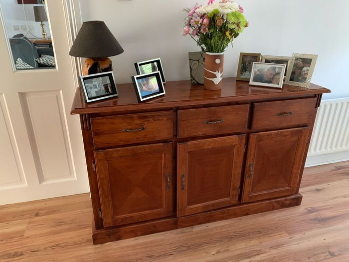 sideboard