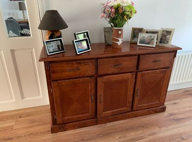 sideboard
