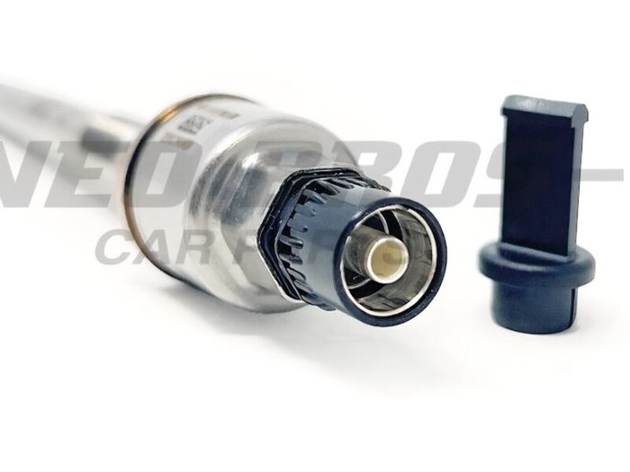 Opel Vauxhall 2.0 diesel glow plug with pressure sensor.