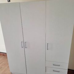 White Wardrobe free to go