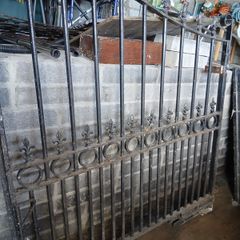 Iron Gates With Electric Rams