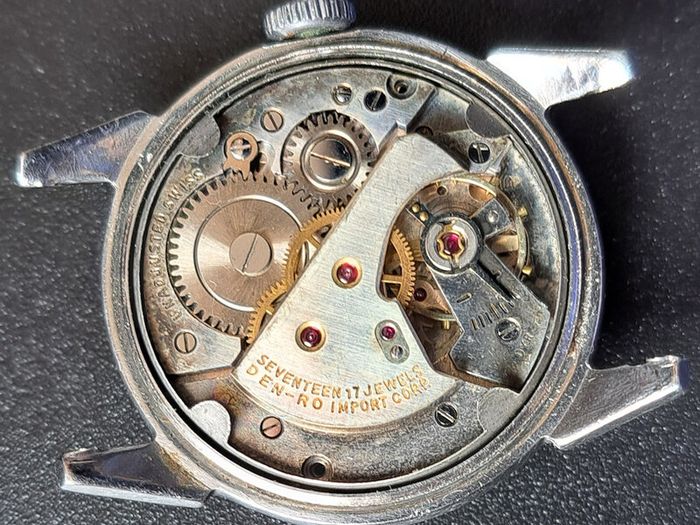 Lot of 7 non- working wristwatches