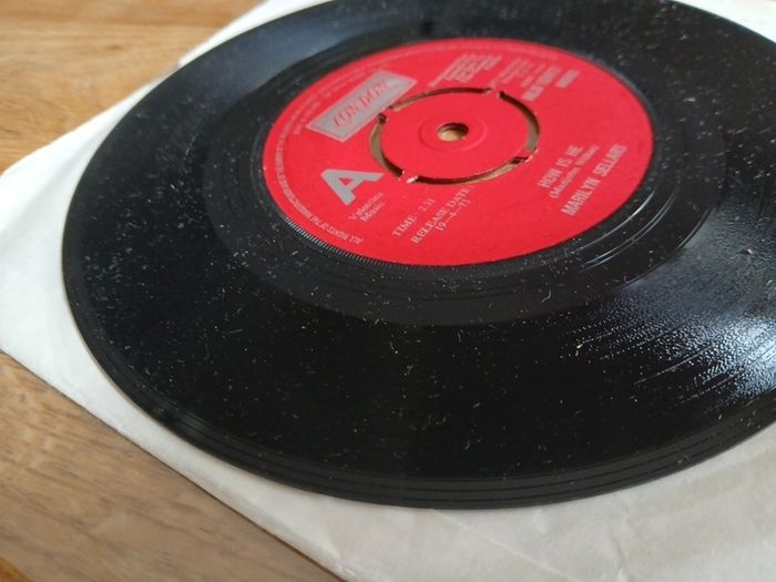 Marilyn Sellars How is he 7" Demo