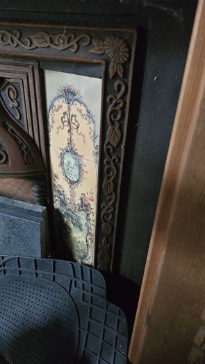 Cast Iron Fireplace with Wooden Surround and Hearth Tiles