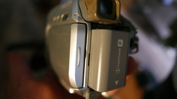 Sony Digital HandyCam DCR-HC22E MiniDV Camcorder Video Camera NTSC Japan silver