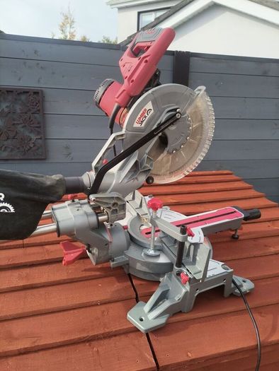 Top Of The Range..LUMBER JACK Sliding double bevel mitre saw