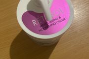 Retinol moisturising cream