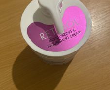 Retinol moisturising cream