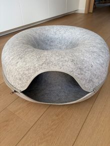 All seasons felt cat bed