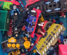 Thomas and Friends metal and magentic train set and engines
