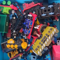 Thomas and Friends metal and magentic train set and engines