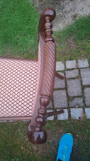 Large Oval Mahogany Dining Table  with six Matching Chairs in excellent condition with matching glass top
