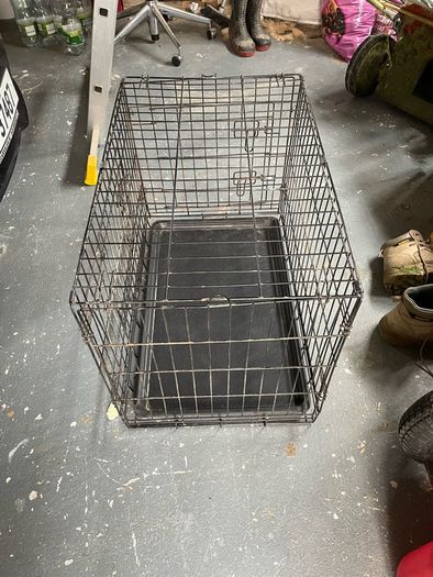 Dog Kennel and Crate (medium)