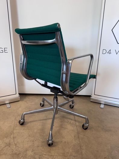 Mid-century EA 117 Desk Swivel Armchair by Charles Eames for Herman Miller