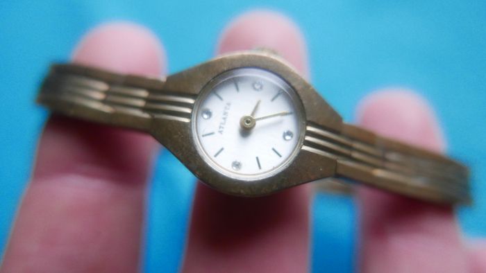 Vintage Atlanta Ladies Watch Tested And Works (good condition)