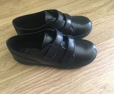 Boys kickers black shoes