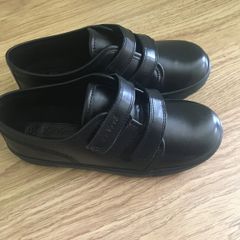 Boys kickers black shoes