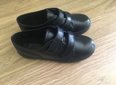 Boys kickers black shoes