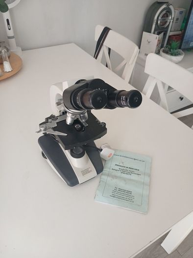 Microscope