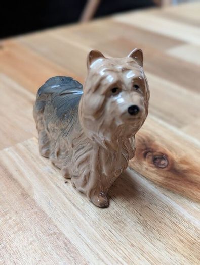 Beswic Yorkshire terrier porcelain figurine