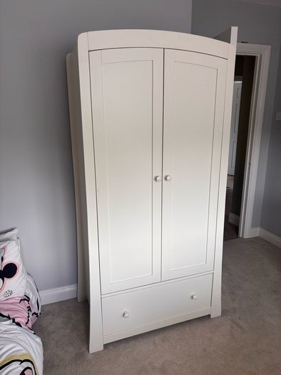 Children's bedroom furniture