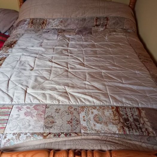 Beautiful King-Size Gold Patchwork Bedspread from Arnotts