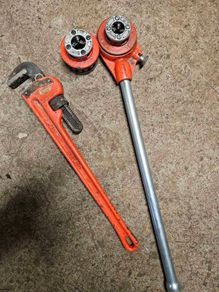 pipe wrench
