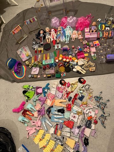 Rainbow high accessories and few dolls