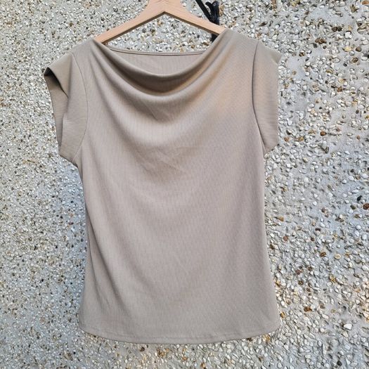Bundle of women clothes size 12(40)