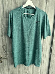 Nike Dri Fit Top - L
