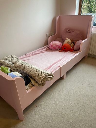 Girls extendable ikea bed FREE, must collect