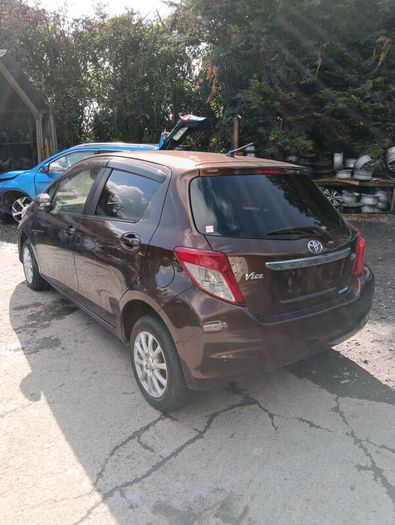 Breaking Toyota vitz 2014 petrol