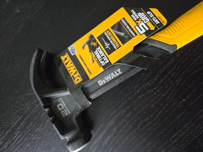 20oz Dewalt hammer