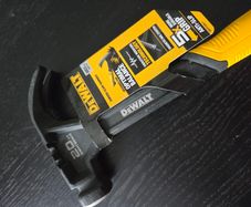 20oz Dewalt hammer