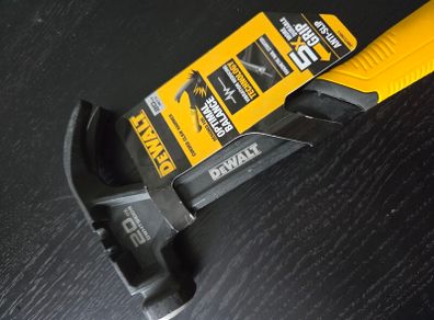 20oz Dewalt hammer
