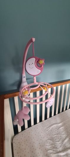 Crib mobile