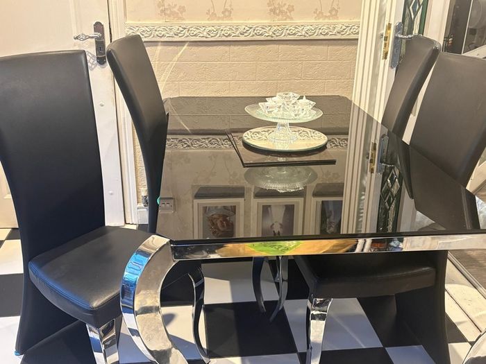Table & 4 Chairs