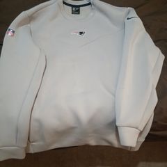 Patriots sweatshirt size large