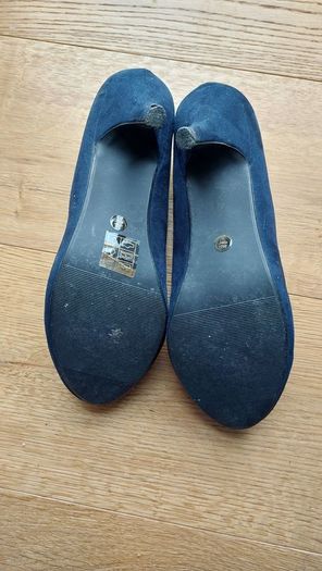 Dunnes Blue Suede High heels/Pumps